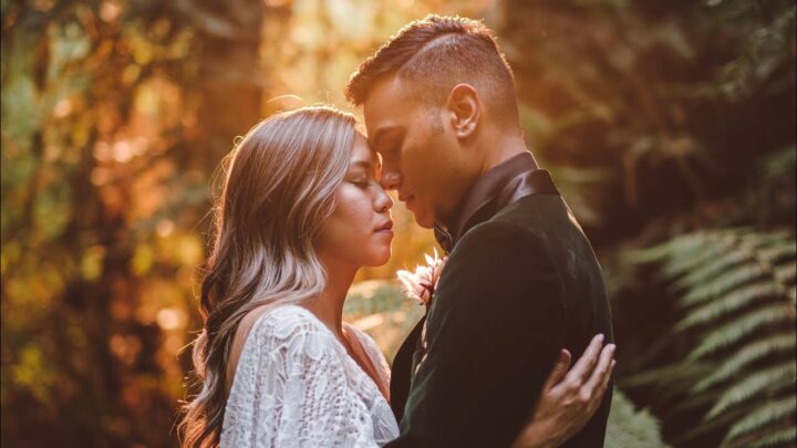 How to take engagement photo without professional